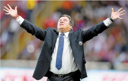  ?? FOTO: IMAGO7 ?? Miguel Herrera, en un partido con América