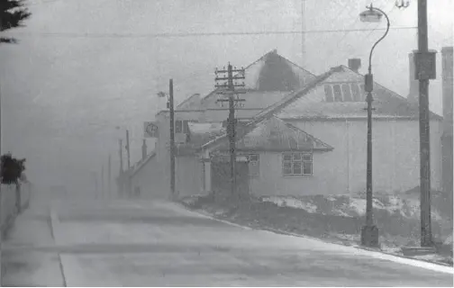  ?? foto: gentileza museo mitre ?? Gómez registró las calles de Malvinas, casi siempre desiertas debido al clima