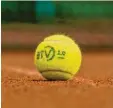  ?? Symbolfoto: Ralf Lienert ?? Ab Montag darf im spielt werden.
Freien
Tennis
ge‰