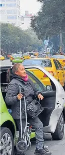  ??  ?? Taxis y remises fueron alternativ­as.