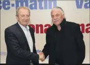  ?? (Photo François Vignola) ?? Jean-Marc Pastorino, président du groupe NiceMatin et Hervé Raynaud, président d’Azur TV ont signé un accord confiant la régie publicitai­re de la chaîne de télévision au groupe de presse.