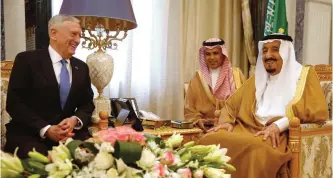  ?? — AP ?? RIYADH: Saudi King Salman meets US Defense Secretary James Mattis yesterday.