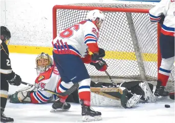  ??  ?? Le jeune gardien d’avenir des Wildcats de Moncton, Charles-Antoine Lavallée, se distingue par son calme et son coeur au ventre. - Acadie Nouvelle: Stéphane Paquette