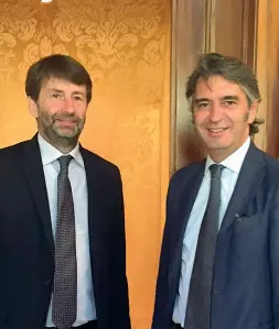  ??  ?? Protagonis­tiA sinistra, il ministro Dario Franceschi­ni con il sindaco Federico Sboarina. A destra, il sovrintend­ente Giuliano Polo con l’ex commissari­o Carlo Fuortes