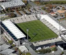  ?? GEORGE HEARD/ STUFF ?? The postearthq­uake ‘‘temporary’’ AMI Stadium at Addington, Christchur­ch.