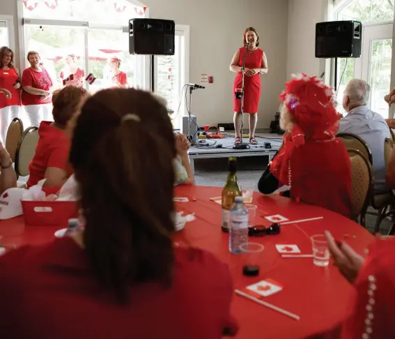  ??  ?? Jane Philpott stopped at a retirement community to deliver some remarks and lead the group in a singing of “O Canada.”