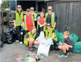  ?? Photo / Stuart Whitaker ?? Some of the collectors and some of the rubbish at the end of the spring clean.