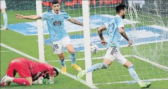  ?? SALVADOR SAS / EFE ?? Brais Méndez (derecha) y Lucas Olaza celebran el gol del primero