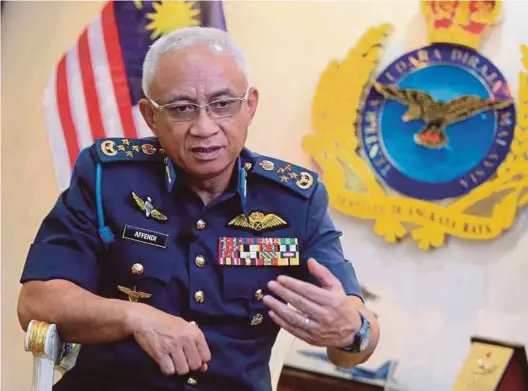  ?? PIC BY MOHD YUSNI ARIFFIN ?? Royal Malaysian Air Force chief General Tan Sri Affendi Buang says there is no plan to conclude negotiatio­ns on the light combat jets by year-end.