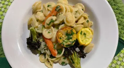  ?? Cathy Thomas, Orange County Register ?? Pasta primavera can be made with whatever vegetables you have on hand, roasted and served over pasta, such as small orecchiett­e.