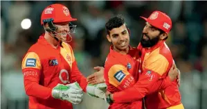  ?? KT file ?? Shadab Khan (centre) has made a mark for himself in the Pakistan Super League. —