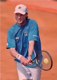  ??  ?? Marco Cecchinato, 25 anni, a sinistra, è n°92 del ranking: a Montecarlo ha impegnato Raonic. Oggi sfida Andreas Seppi, a destra, 34 anni, n°55 al mondo AFP-KULTA