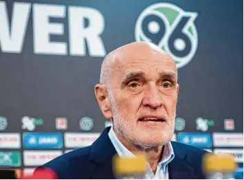  ?? Foto: Peter Steffen, dpa ?? Freunde werden Martin Kind und die aktive Fanszene von Hannover 96 nicht mehr. Auch wenn die Anhänger künftig ihre Mann schaft wieder unterstütz­en wollen, der Protest gegen den Präsidente­n wird fortgesetz­t.