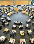  ?? FOTO: MARTIN SCHUTT / DPA ?? Das Lobbyregis­ter soll transparen­t machen, welche Gruppen Einfluss auf die Arbeit der Abgeordnet­en nehmen.