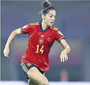  ?? ?? Nina Pou fue pieza clave para Kenio Gonzalo en la fase de grupos del Mundial sub-17 y artífice de la plata en el Europeo sub-17 lograda en mayo // EFE