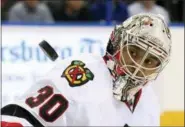  ?? CHRIS O’MEARA — THE ASSOCIATED PRESS FILE ?? In this file photo Chicago Blackhawks goalie Ray Emery keeps his eyes on a shot by the Tampa Bay Lightning during the second period of an NHL hockey game in Tampa, Fla. Emery has drowned in his hometown of Hamilton, Ontario. He was 35. Hamilton Police...