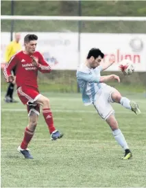  ??  ?? Attack-minded Murray Spooner fires a cross into the box