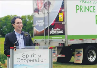  ?? NIGEL ARMSTRONG/THE GUARDIAN ?? John Rowe, chair of the new Food Island Partnershi­p, speaks Thursday as master of ceremonies announcing federal and provincial funding for the project. The partnershi­p between government and the private sector will create an office to help individual­s...