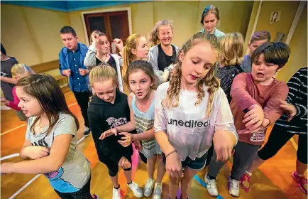  ?? PHOTO: DAVID UNWIN/FAIRFAX NZ ?? Children have a go at improvisat­ion in the first Centrepoin­t acting school holiday programme.