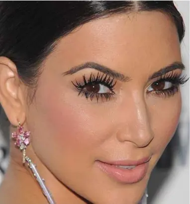 ??  ?? DRAMATIC: The most in-demand lashes are the ones worn by Kim Kardashian.
