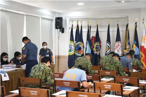  ?? (PRO Central Luzon) ?? CASTING THE VOTE.
About 2,053 Police Regional Office 3 personnel started casting their votes for the 2022 polls.