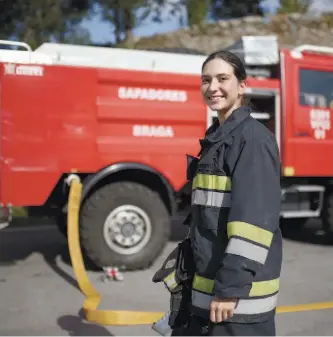  ??  ?? Recruta está no curso de Desporto e Lazer, enquanto luta para ser bombeira