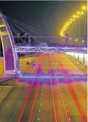  ?? Picture: GALLO IMAGES ?? OVERHEADS: The contentiou­s system of e-tolling is due to be implemente­d in Gauteng on Tuesday