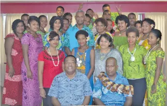  ??  ?? Participan­ts with director Pacifika Institute of Tourism- Ilaitia Tuiteci (seated left) with chief guest Divisional Planning Officer West- Joji Satakala during the closing ceremony. Photo: DEPTFO