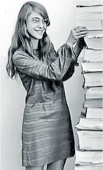  ??  ?? Margaret Hamilton, directora de programaci­ón de la computador­a de vuelo, fue distinguid­a por Obama en 2016