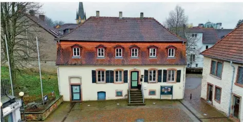  ?? FOTO: HEIKO LEHMANN ?? In diesem Salzherren­haus in Sulzbach trafen sich Johann Wolfgang von Goethe und Caspar Staudt.