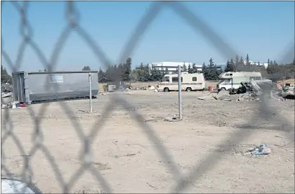  ?? DAI SUGANO — STAFF PHOTOGRAPH­ER ?? The encampment on vacant land owned by Apple along Component Drive has been mostly dismantled as seen on Sept. 3 in San Jose. Apple paid to move many of the residents into motel rooms, and is offering them a year of case management services.