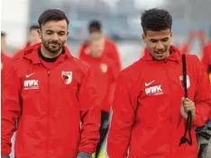  ?? Foto: Klaus Rainer Krieger ?? Albion Vrenezi (links) und Chima Okoroji gehören zum FCA II Team, das am heutigen Donnerstag gegen den FC Memmingen auflaufen wird.