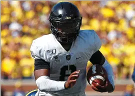  ?? PAUL SANCYA — THE ASSOCIATED PRESS ?? In last season’s win over San Jose State, Army quarterbac­k Kelvin Hopkins Jr. ran for 99 yards and three touchdowns. He leads the Black Knights this season with five rushing TDs.