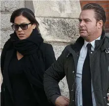  ??  ?? Respects: Glenda Gilson and Rob Macnaughto­n