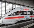  ??  ?? So sieht einer der Testzüge aus, die ge rade über die neue Strecke düsen. Wenn diese auch für „normale“Züge freigege ben wird, können Bahnkunden in vier Stunden von München nach Berlin fah ren.