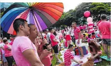  ??  ?? In den Siebzigern etablierte sich Pink als LGBT-Protestfar­be