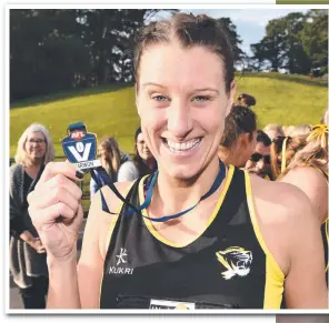  ?? Picture: NIGEL HALLETT ?? Torquay's Jessica Standfield with her medal.