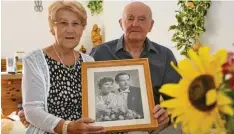  ?? Foto: Andreas Lode ?? Maria und Georg Rathgeber haben gestern in Stadtberge­n ihre eiserne Hochzeit ge feiert.