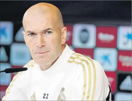  ?? FOTO: SIRVENT ?? Zinedine Zidane sigue sin pronunciar­se sobre su continuida­d en el Real Madrid, con el que tiene contrato hasta 2022