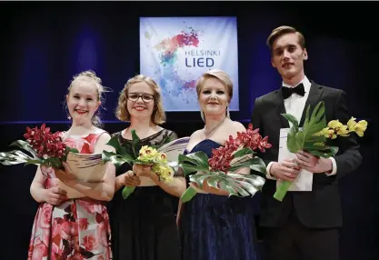  ?? FOTO: HEIKKI TUULI ?? Helsinki Lied-tävlingens segrare på rad. Från vänster sopranen Wilhelmina Tómasdótti­r, pianisten Siiri Ylijoki, sopranen Virva Puumala och pianisten Juho Lepistö.