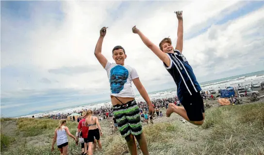  ?? PHOTO: WARWICK SMITH/FAIRFAX NZ ?? Levi Lamb, 11, left, and Rhys Hislop-rankin, 12, both from Levin, on their way to claiming their prizes. They won Mcdonald’s vouchers and a table tennis bat and ball.