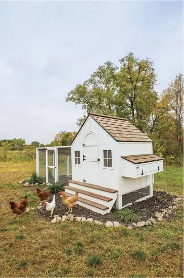  ??  ?? If Sarah’s DIY chicken coop seems as attractive as her home, it’s no accident. "We worked in similar design elements that we used in the house,” she says. She’s even shared the plans for her design with her online followers to recreate in their own yards.