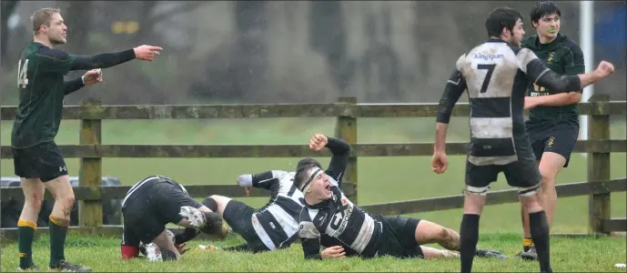  ?? Pictures: Ken Finegan ?? The faces say it all as Dundalk score their second try following a disastrous error by Boyne during Saturday’s Leinster League match.