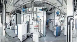  ?? [ tu Graz/Lunghammer ] ?? In drei Klimakamme­rn lassen Forscher Batterien gezielt altern.