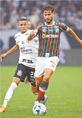  ?? MARCELO GONCALVES/ FLUMINENSE ?? Martinelli domina a bola e evita mais um ataque do time paulista