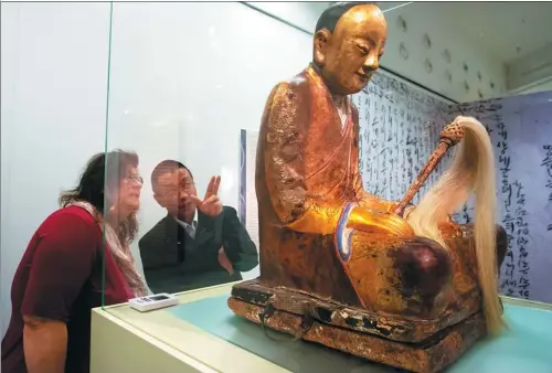  ?? ATTILA VOLGYI/XINHUA ?? The Zhang Gong Patriarch on display at the Hungarian Natural History Museum in Budapest, Hungary, in 2015.