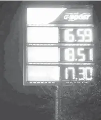  ??  ?? La Comisión Reguladora de Energía informó anoche que el precio nacional promedio de la gasolina Magna fue de 16.13 pesos; la Premium, 17.83, y el diésel, 17.41 pesos por litro. Ayer fue notable la diferencia de precios en las estaciones de servicio en...