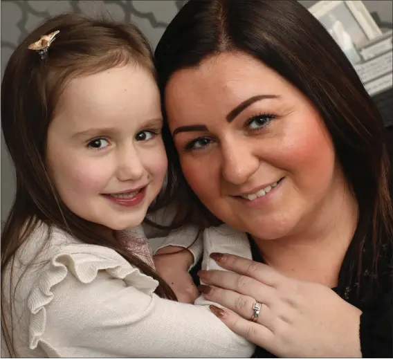  ?? Main Picture: Stewart Attwood ?? Six-year-old Laila and mum Ashley at their home in West Calder