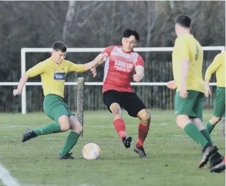  ??  ?? Farringdon Detached (red) in action against Gateshead Leam Rangers.