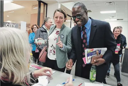  ?? CLIFFORD SKARSTEDT EXAMINER ?? Candidates Diane Therrien, Steve Wright and Lesley Parnell take part in the Peterborou­gh City andCounty Municipal All Candidates Meeting on Tuesday night.